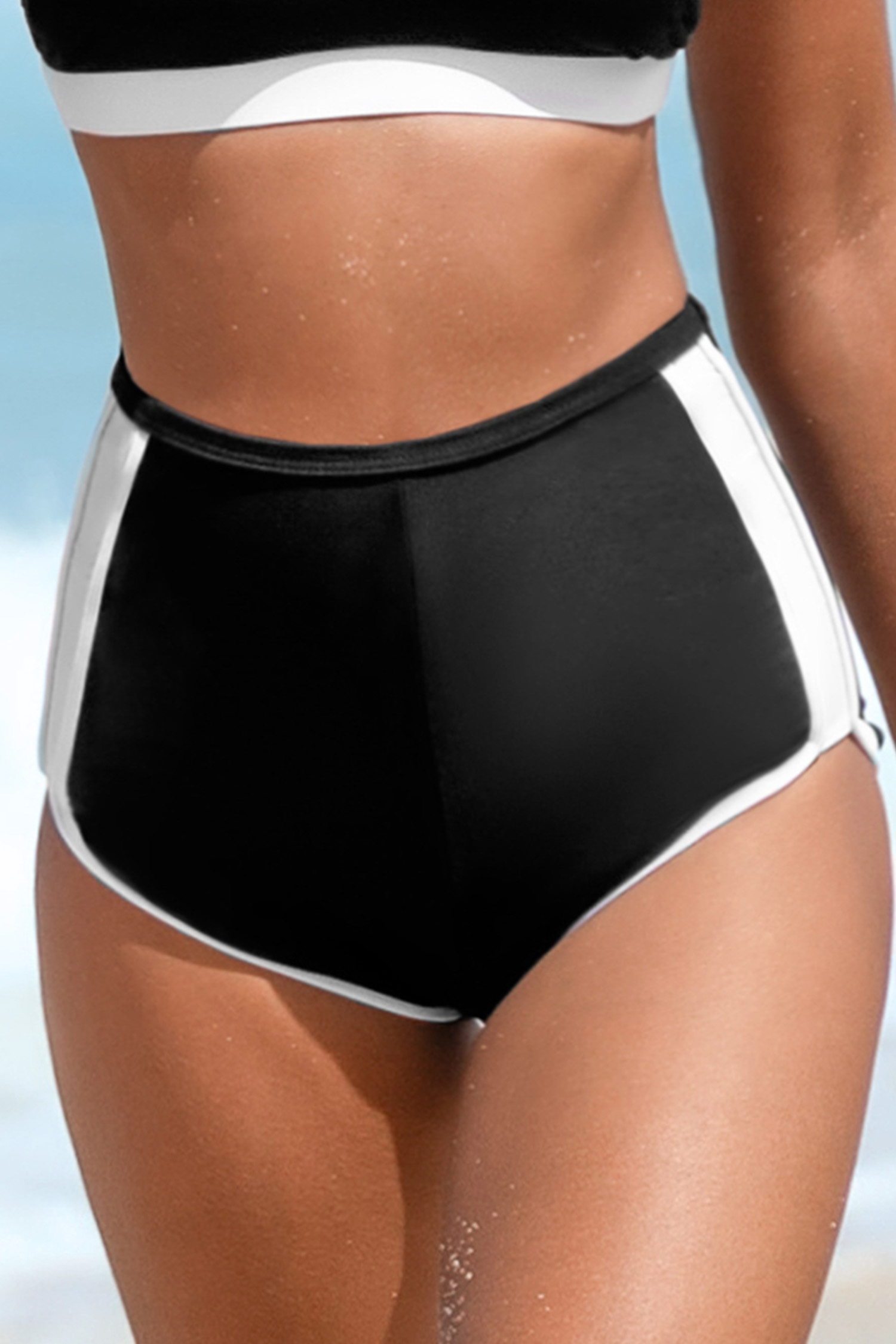Short de bain ventre plat avec passepoil contrasté noir