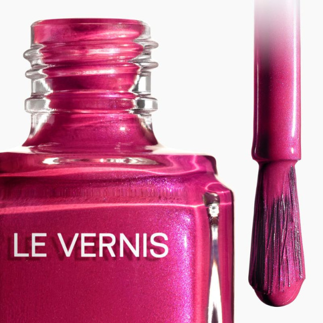 Le Vernis Couleur et brillance longue tenue CHANEL