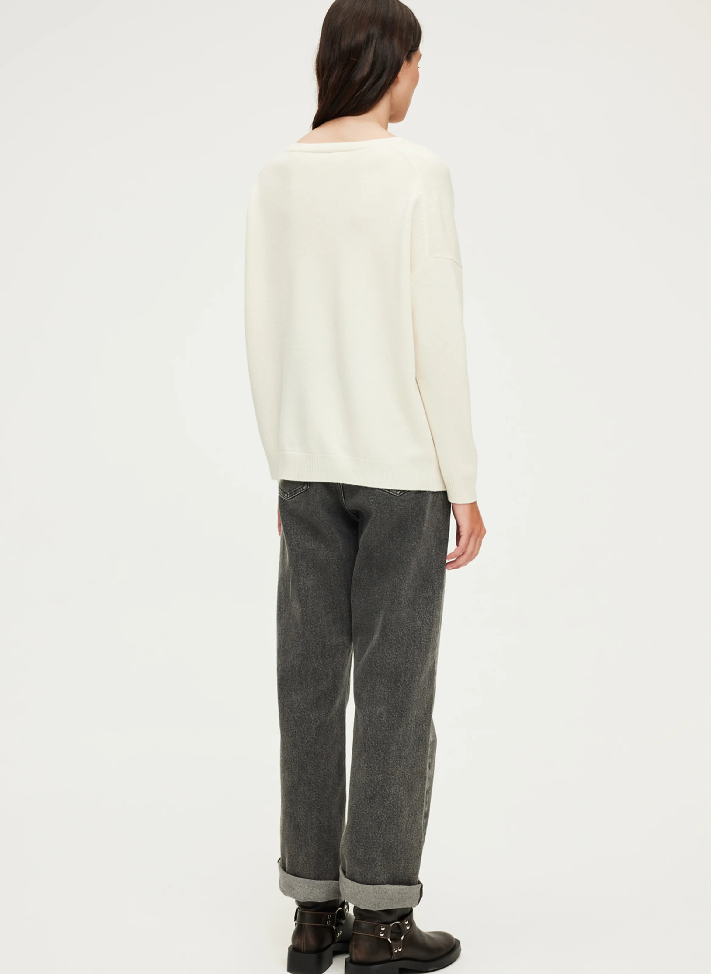 JULICIA - Pull droit col V en laine | Beige