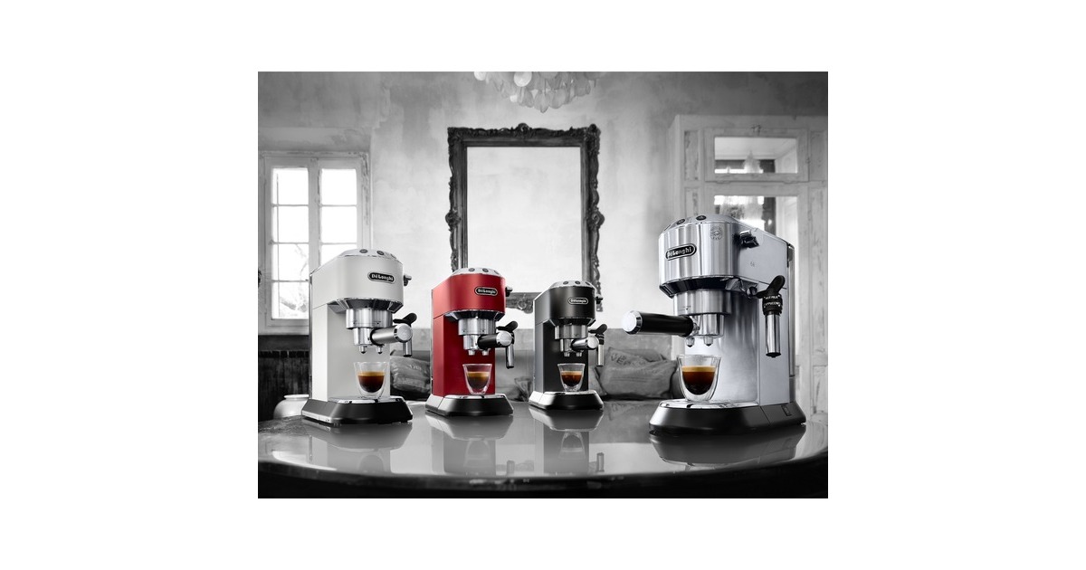 DeLonghiDedica Style EC 685.BK espressomachine  (Zwart/hoogglans zilver)