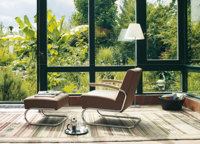 Thonet S411 H hocker leer Nero, chroom onderstel