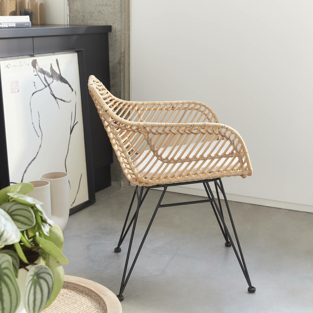 Fauteuil en rotin naturel et métal. Coussin beige - cahya