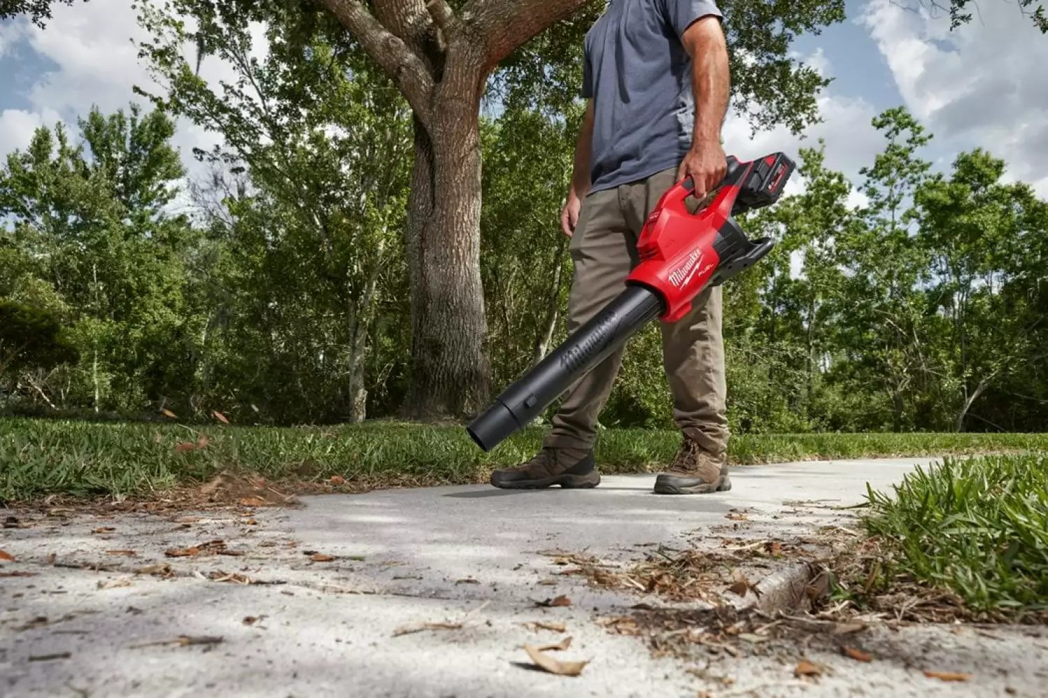 Milwaukee M18 F2BL-802 2x 18V Li-ion accu bladblazer (2x 8.0Ah accu) set - 233 km/h