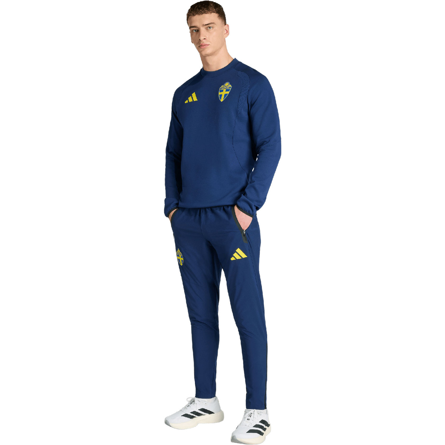 adidas Zweden Tiro Travel Crew Top WK 2026