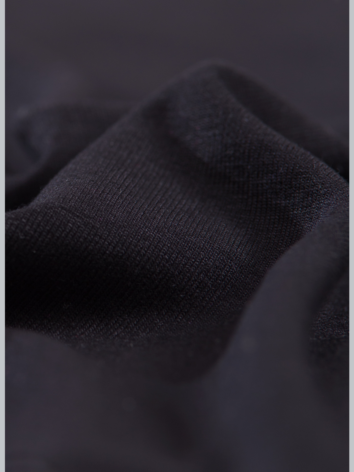 T-Shirt mit elastischem Stehkragen Schwarz