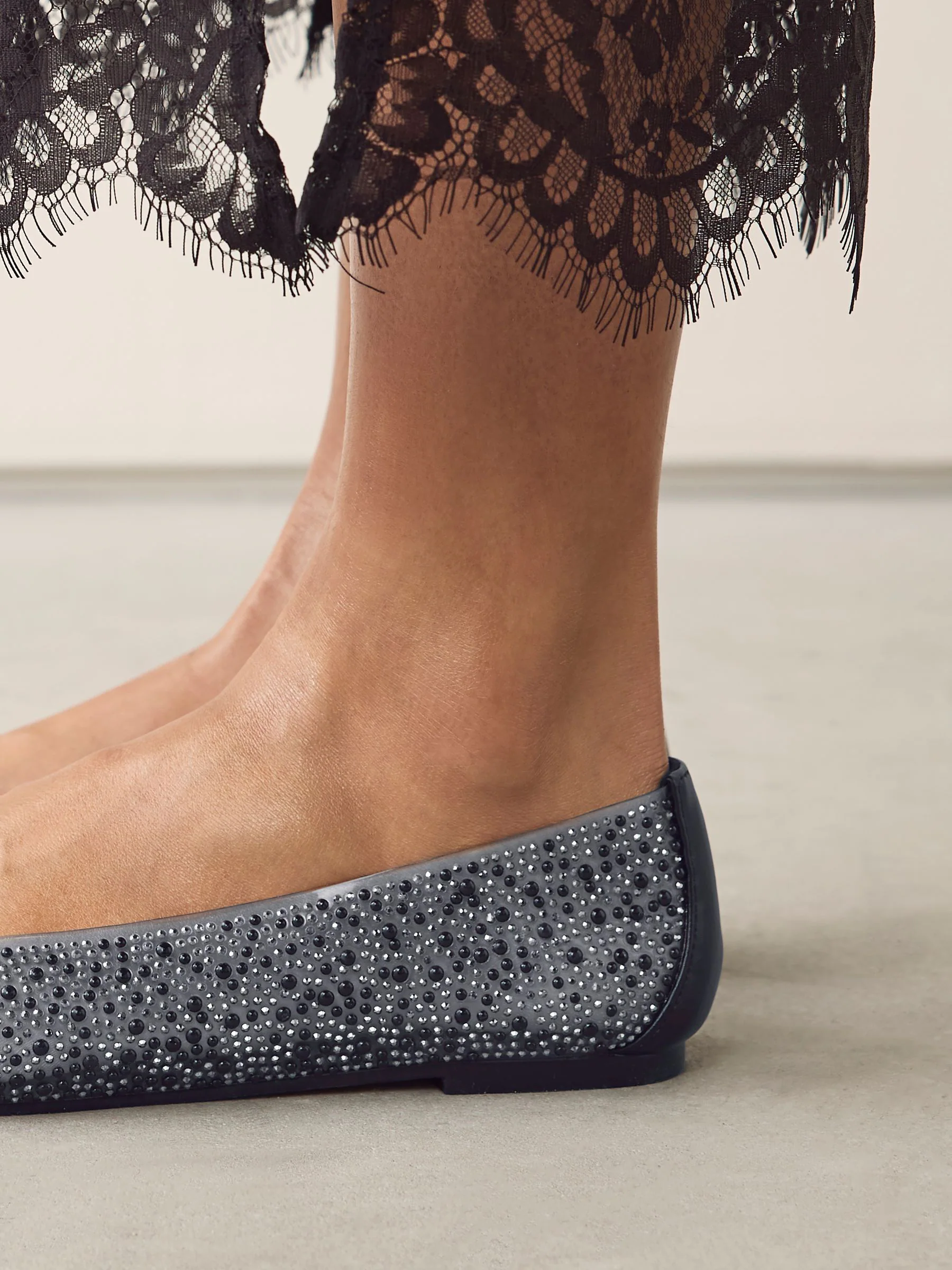Zwart - Round Toe Jewel Vinyl Ballerinas