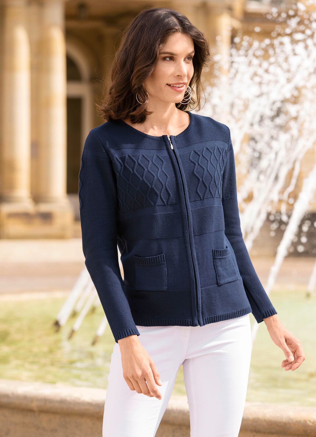 Strickjacke in Strukturmustermix