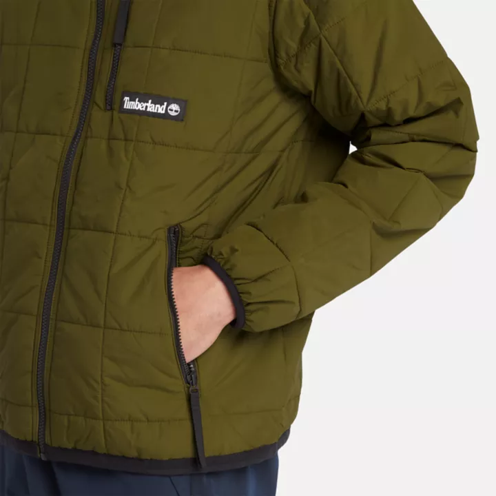 Jaqueta masculina acolchoada e isolante repelente à água na cor verde.
