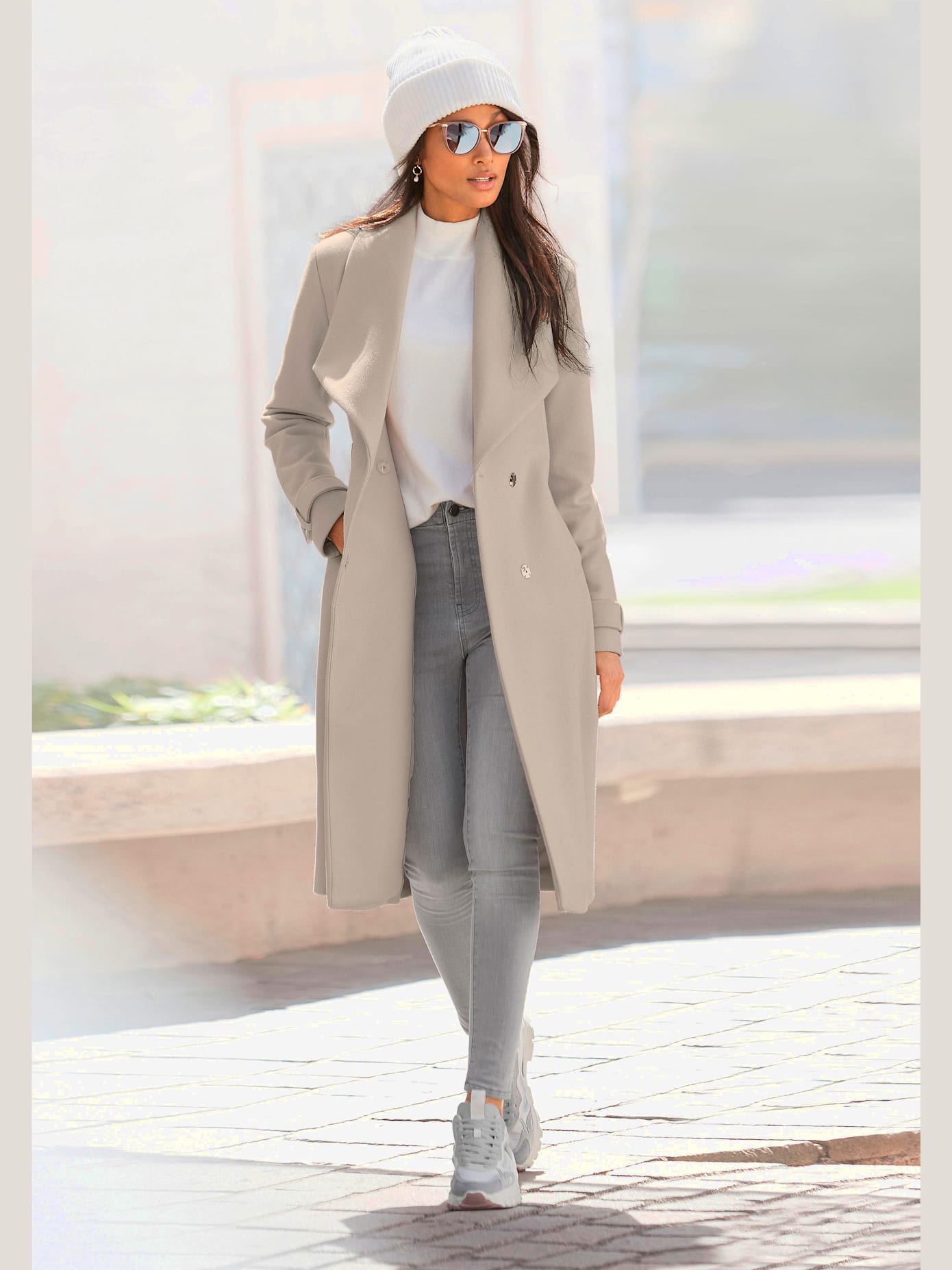 Manteau longueur genou, col à revers