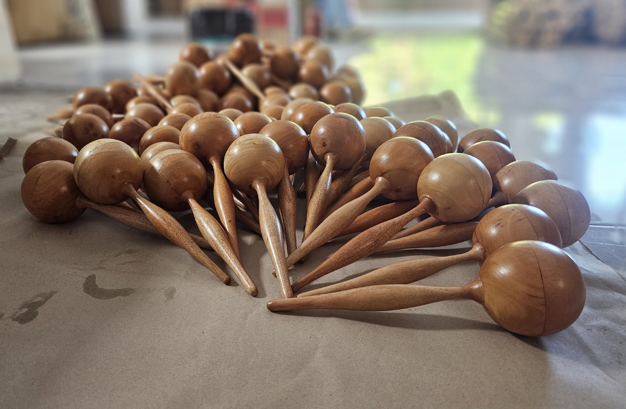 Maraca aus Mahagoniholz, H 26 cm, Ø 8 cm günstig bestellen