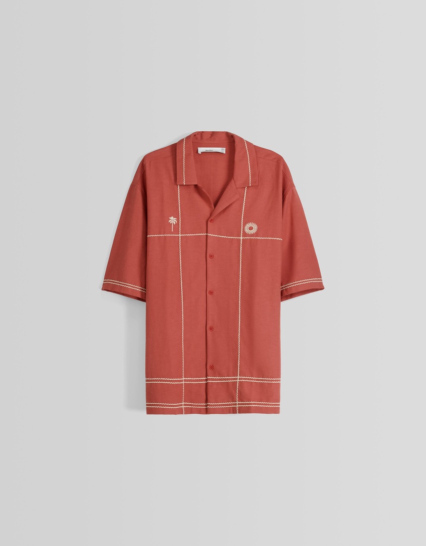 Camisa rústica de manga curta com bordado