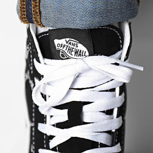 Baskets Sk8 Hi A5JMJB0H1 Shadow Vans Black True White