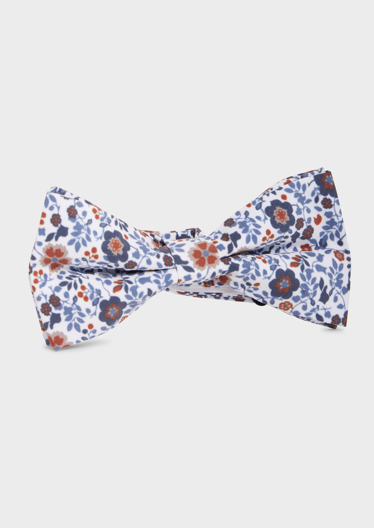 Noeud-papillon blanc à motif fleuri bleu indigo et marron