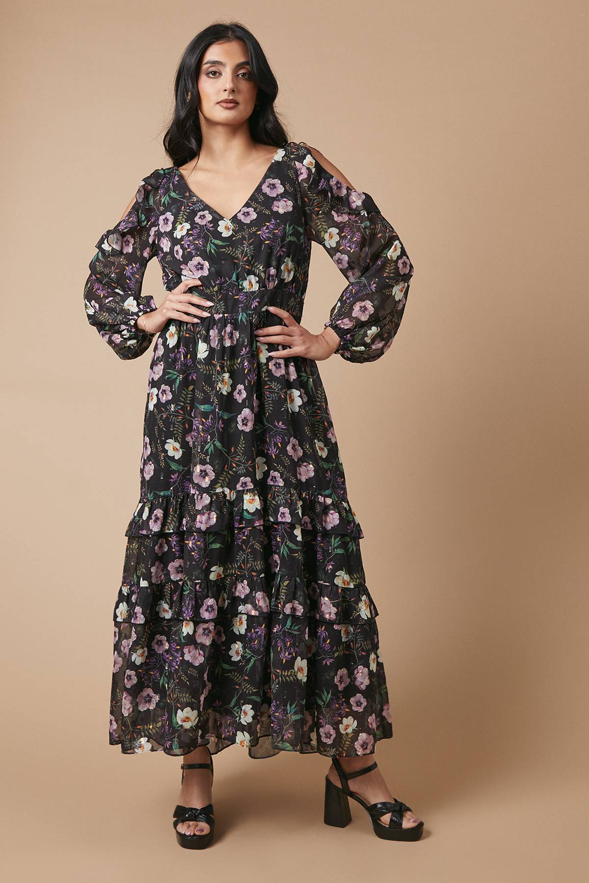 Oasis Robe Mi-Longue Imprimée Florale Métallisée à Épaules Dénudées pour Occasion Spéciale