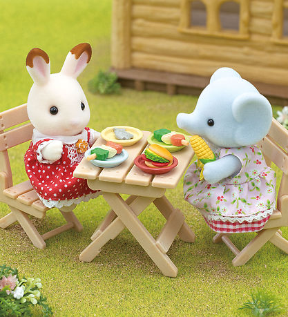 Sølvanian Families - BBQ Picnic Set - Elephant Girl - 5640
