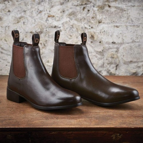 Botas de montaria infantis em couro, modelo Foundation, cor marrom.