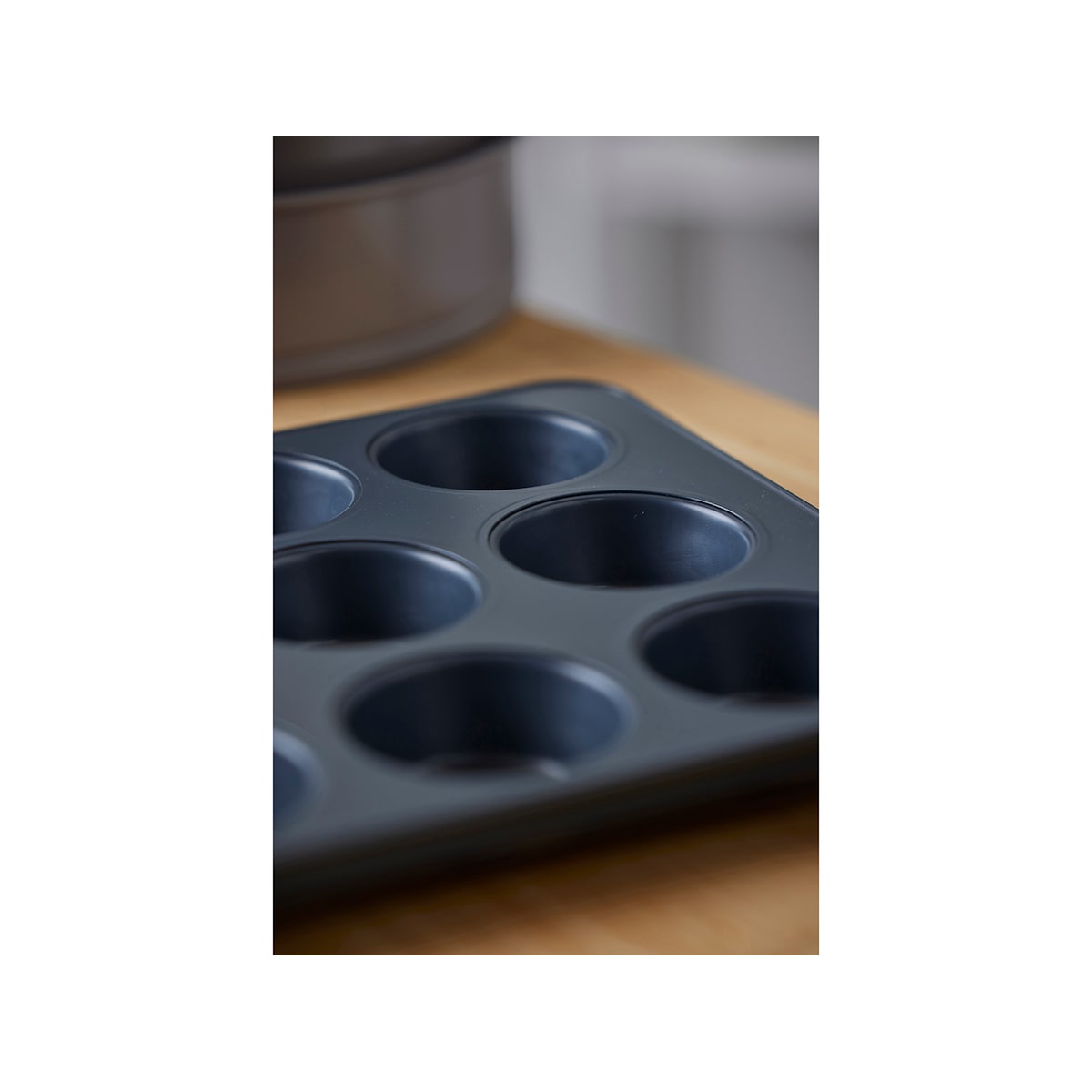 Blomsterbergs Muffin pan for 12 pcs. Latte