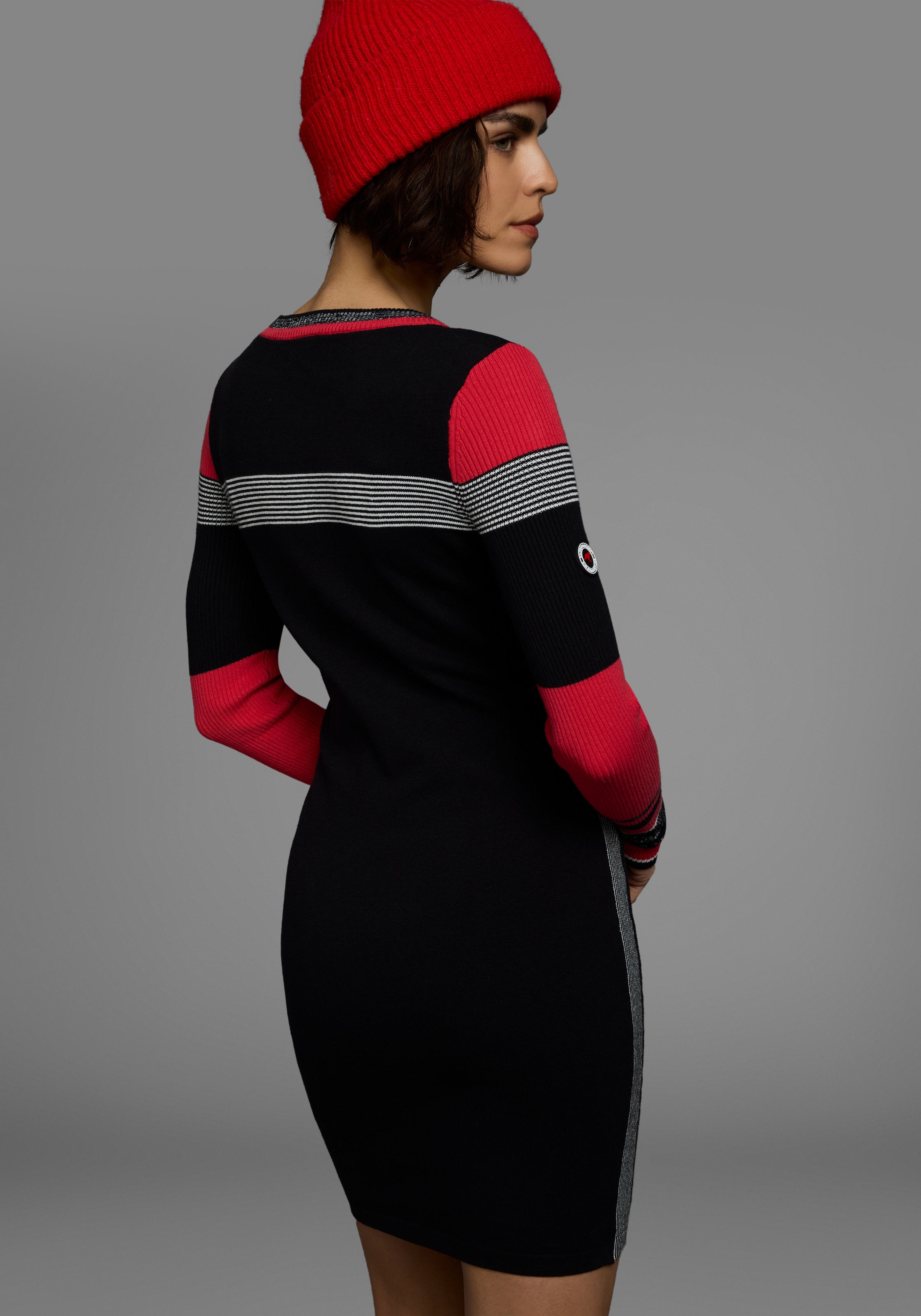 KangaROOS Strickkleid figurbetont,  lang,  sportiver Look,  aus Baumwollmix,  Langarm