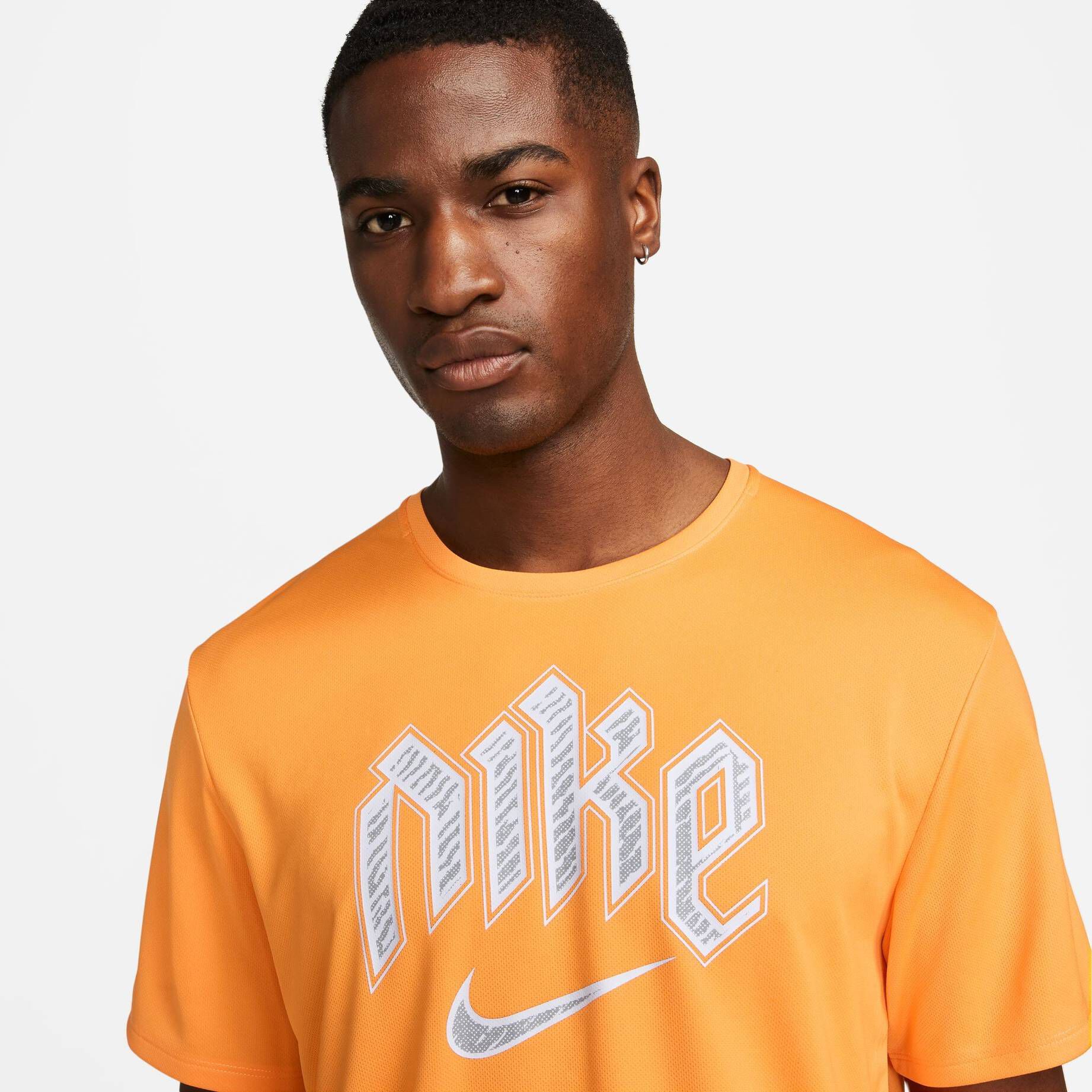 Nike| Herren T-Shirt DIVISION MILER