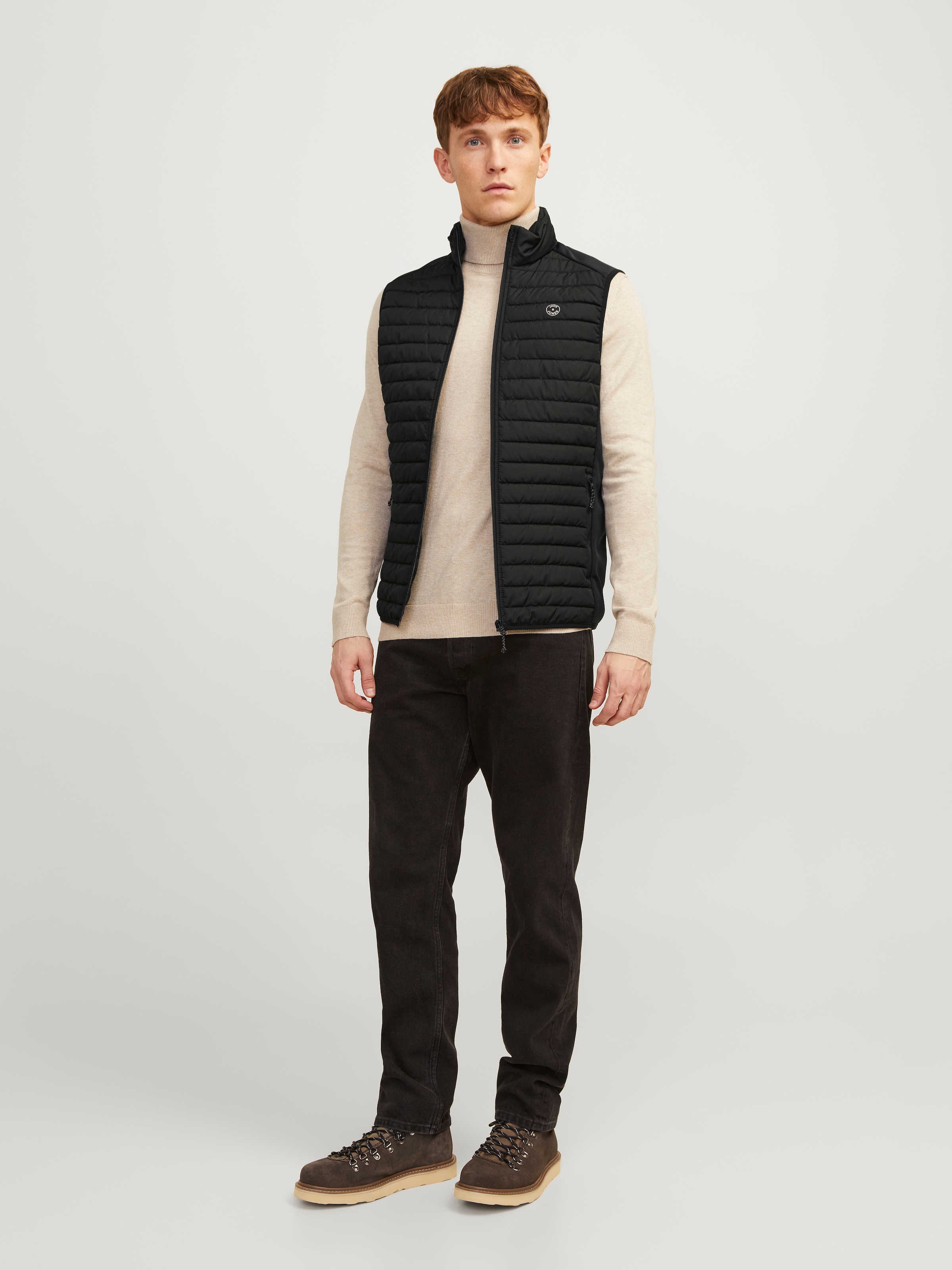 Jack & Jones Steppweste »JJEMULTI mit Logoprint, hohem Kragen und Eingrifftaschen«, normal, Polyester, ohne Kapuze
