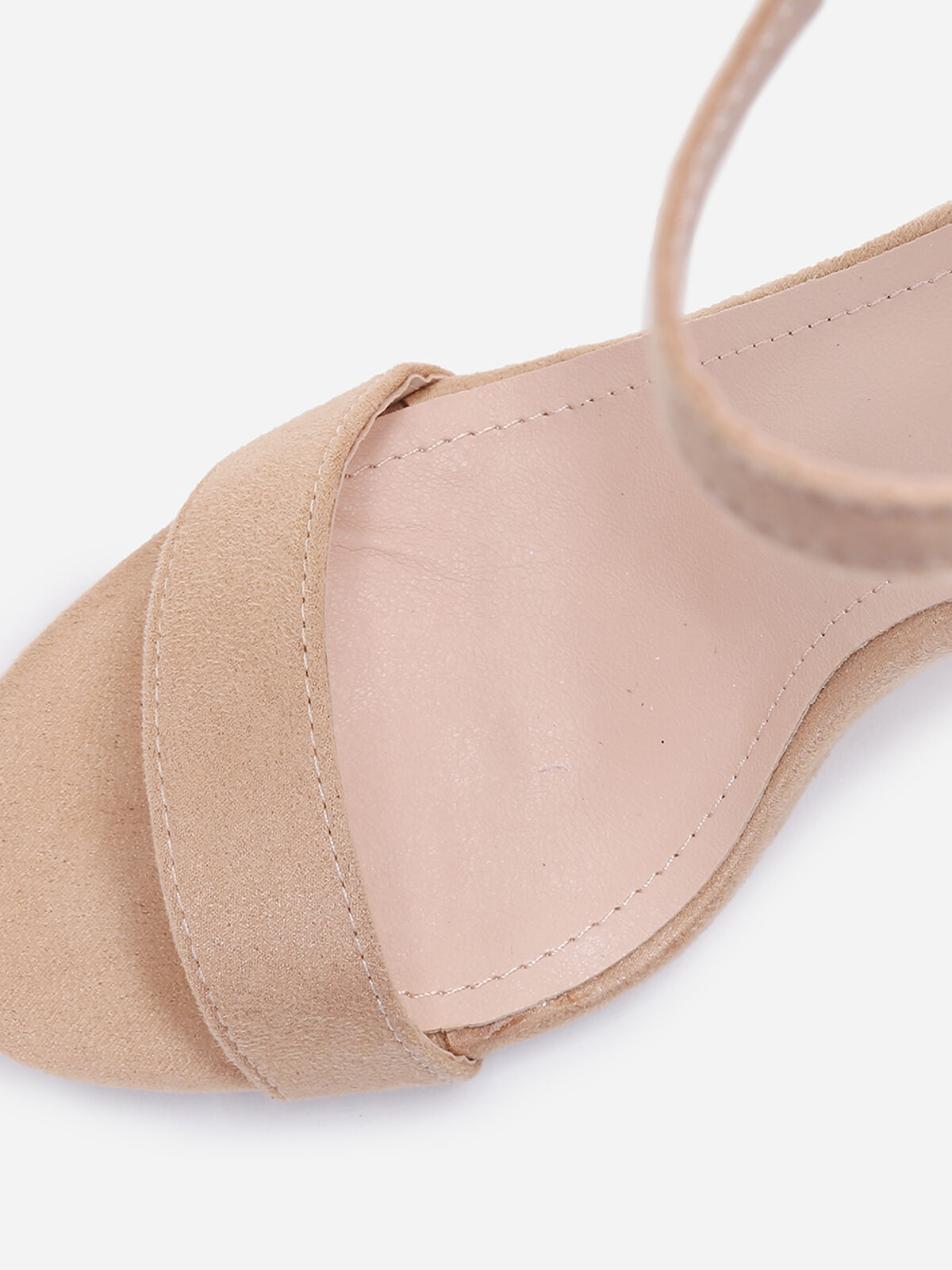 Sandales suédine à talon carré- Beige
