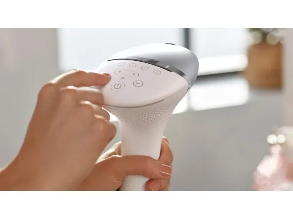 [OUTLET] - Philips Lumea IPL 8000 Series BRI940 - Hårfjernelses-system