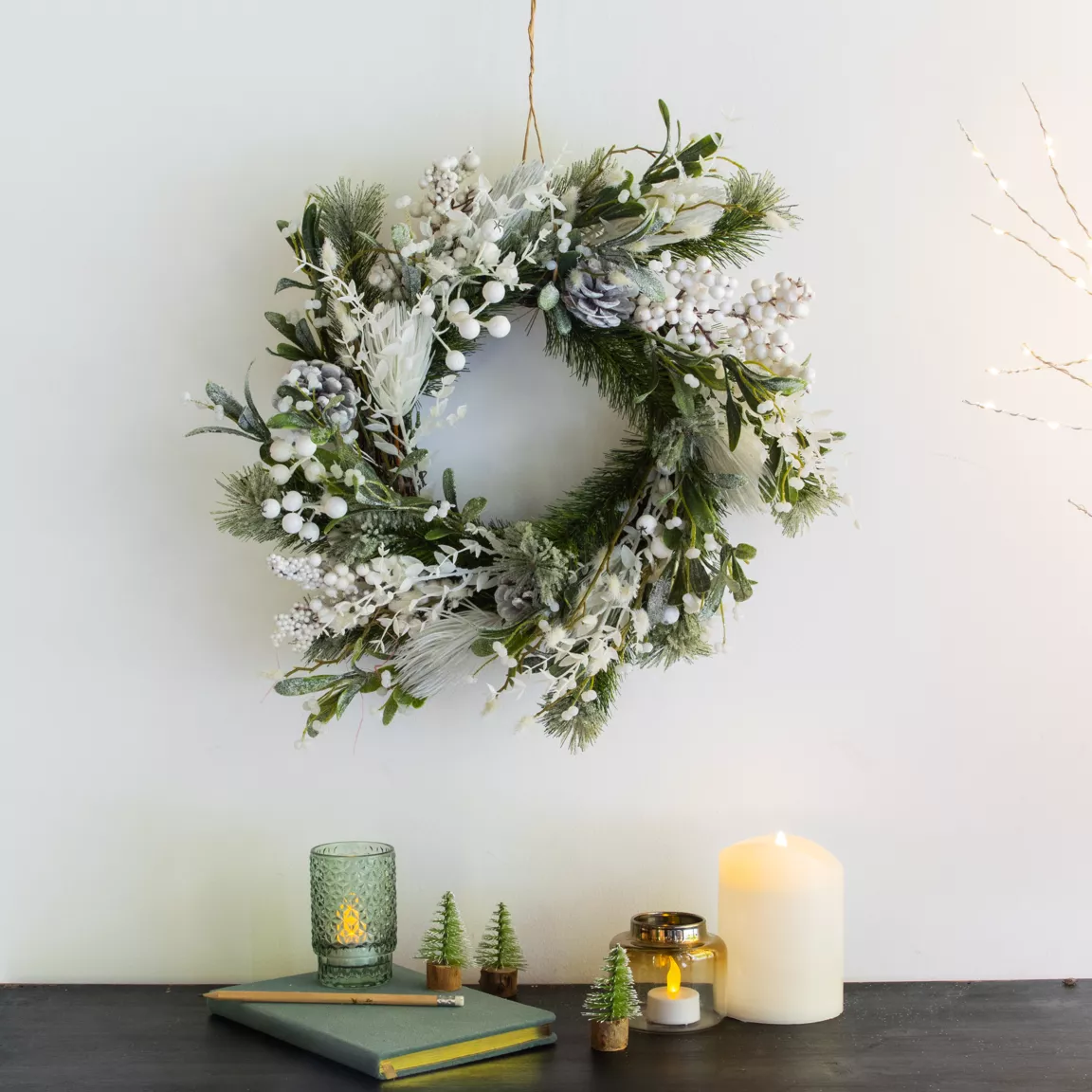 Couronne de Noël (D40 cm) Baies givrées Blanc