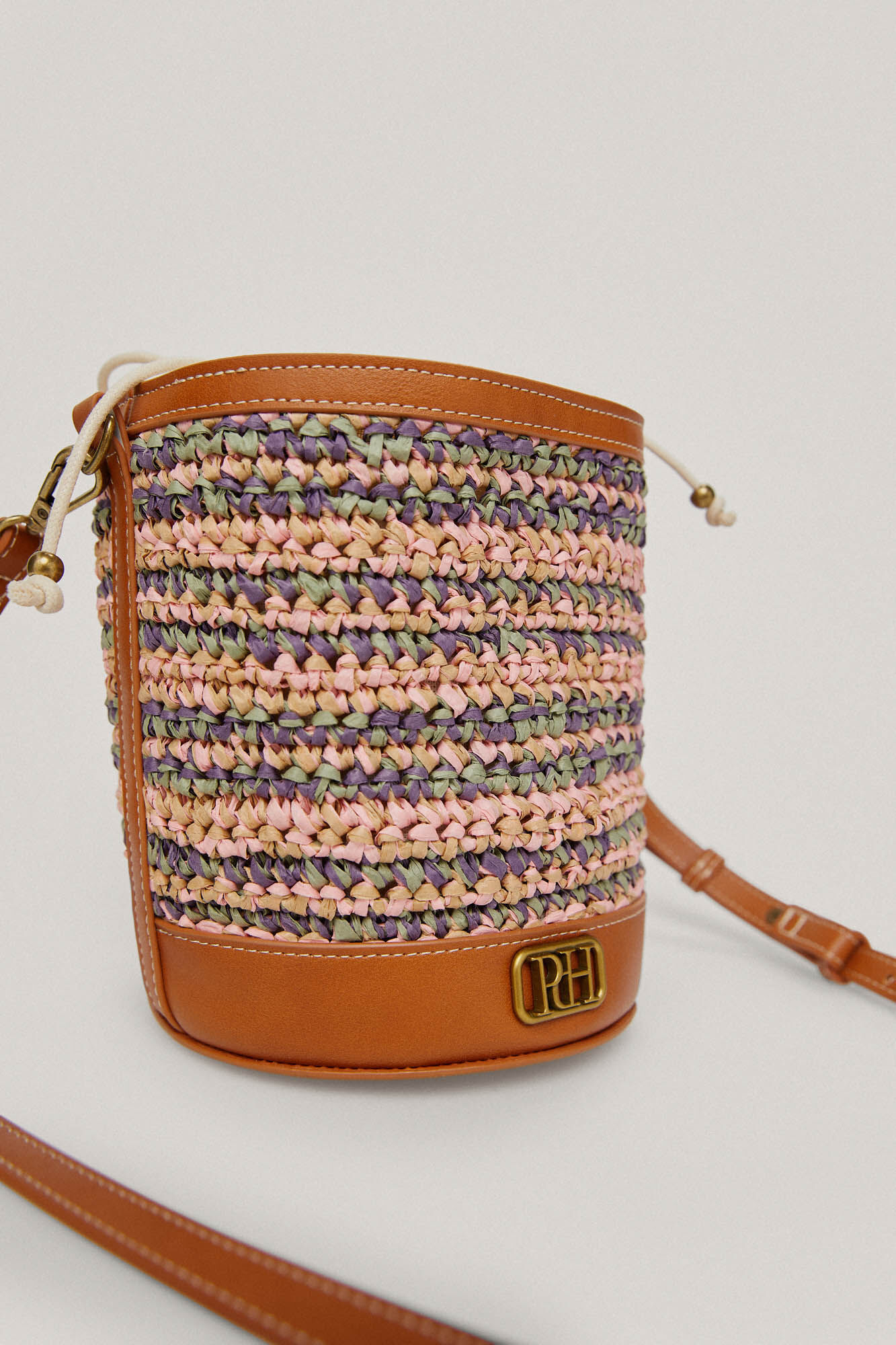 Bolsa tipo balde em ráfia multicolorida - Várias cores