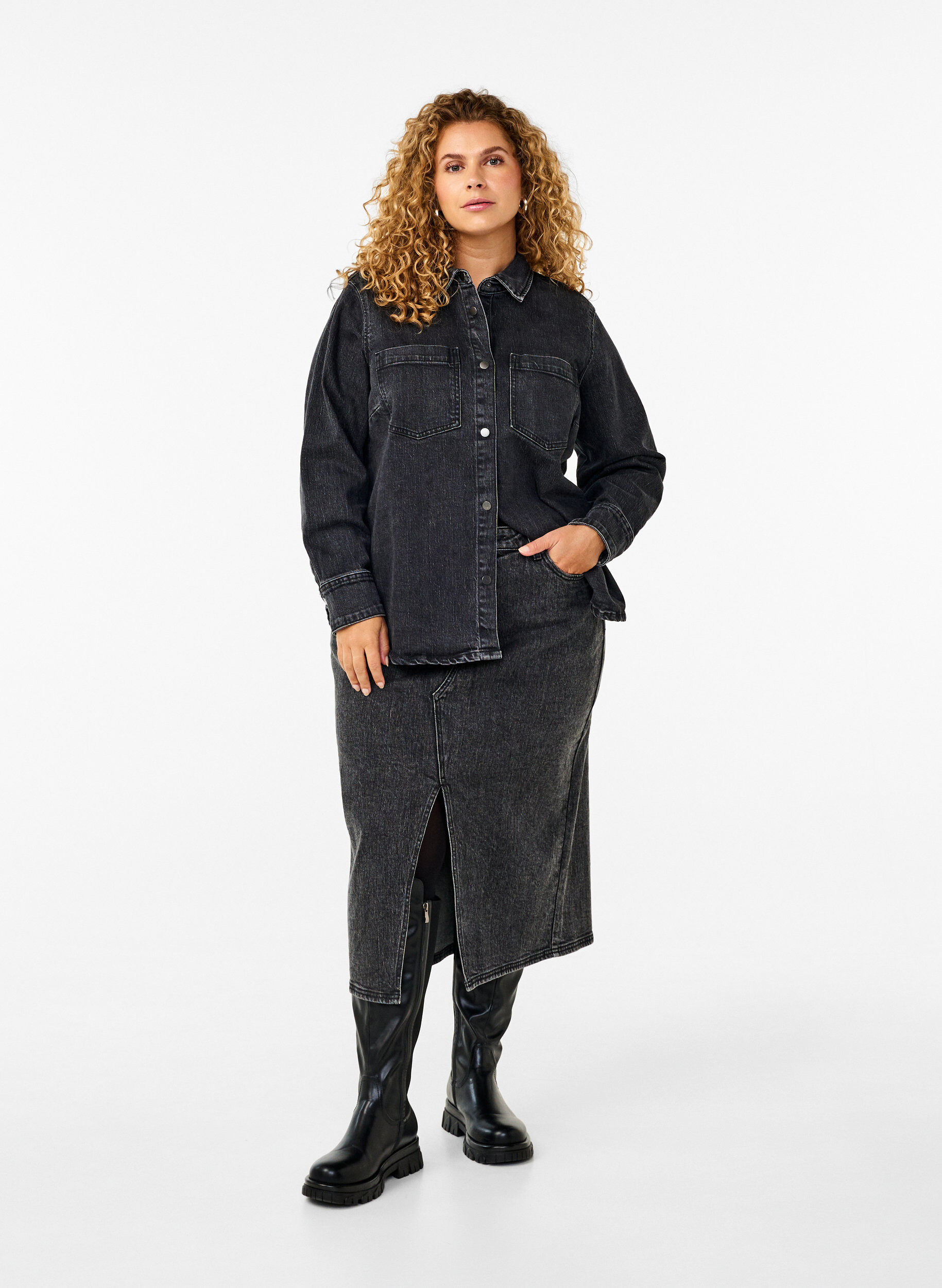 Denimskjorte med knapper og brystlommer