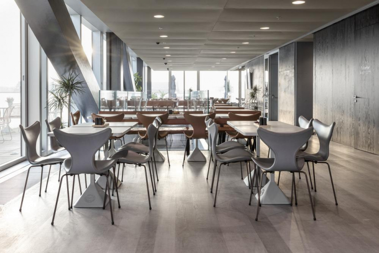 Fritz Hansen Lily stoel gestoffeerd divina melange 120