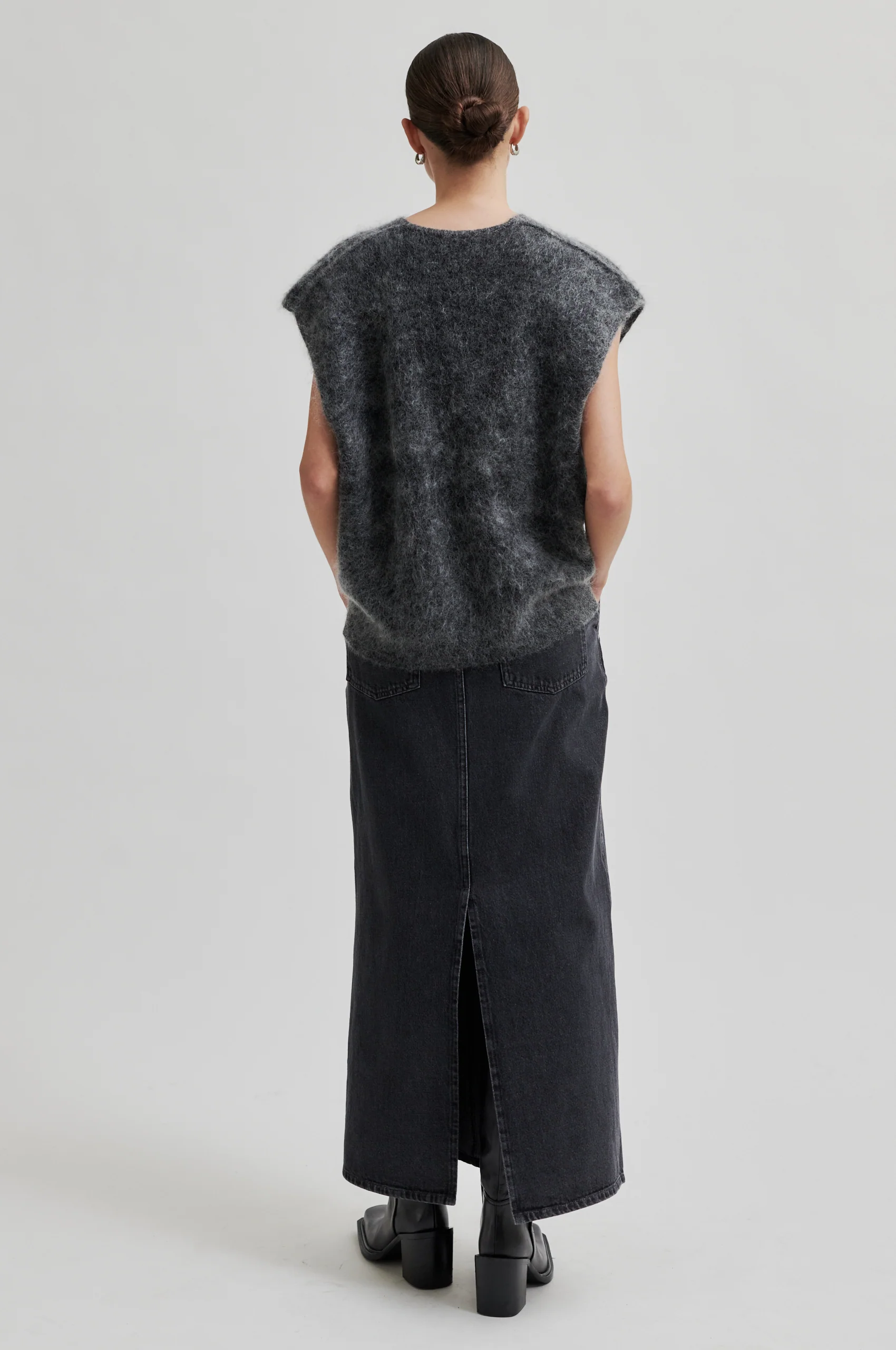 Second Female  Camryn strikvest - Volcanic Ash