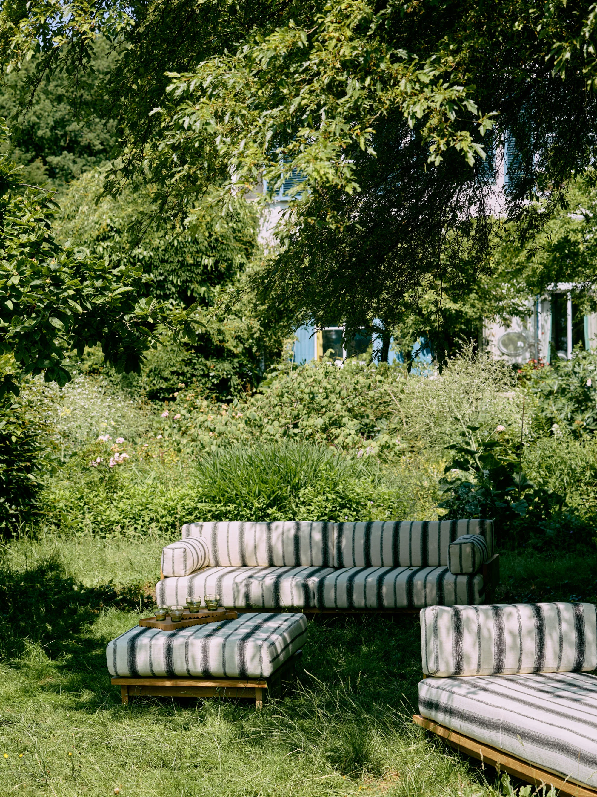 Tuinkruk Chalkstripe van teakhout
