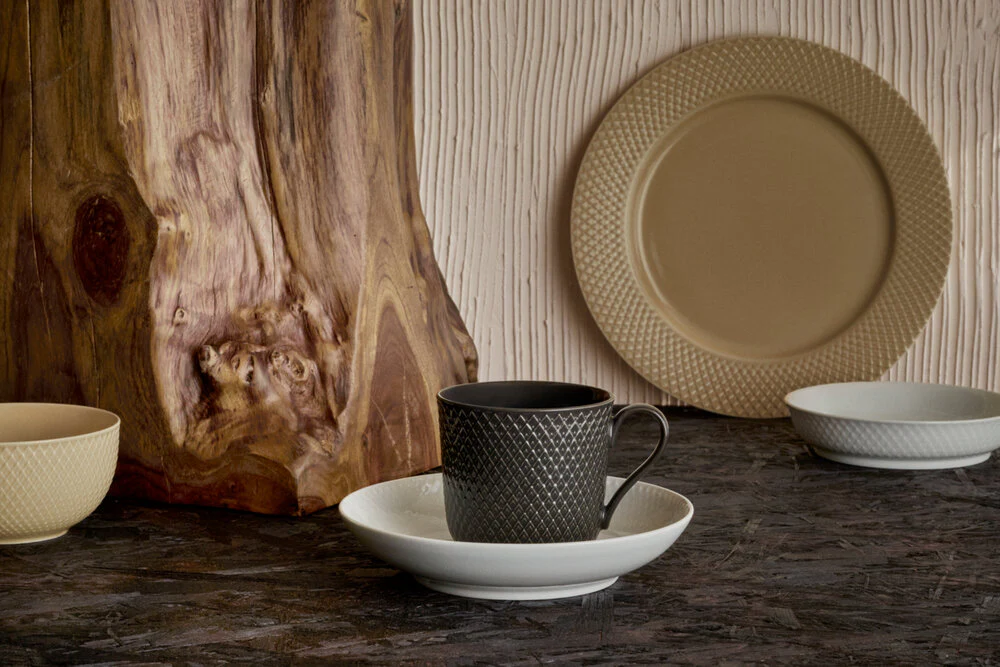 Lyngby Porcelæn  Rhombe Earth Krus med hank, slate - 39 cl.