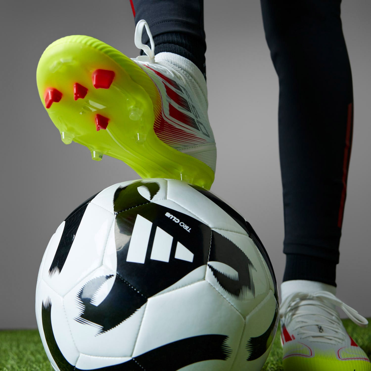 adidas  F50 League Mid FG/MG Dames