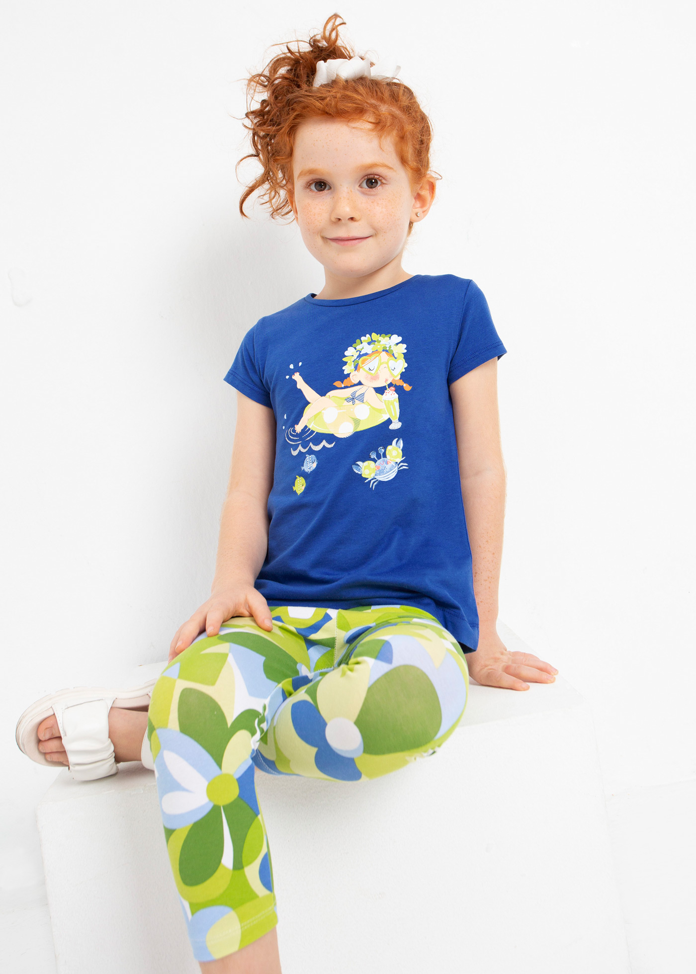 Leggings infantis estampadas com piratas em algodão sustentável.