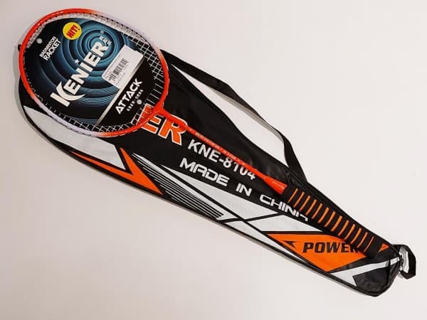 Badmintonsett med badmintonball og trekk