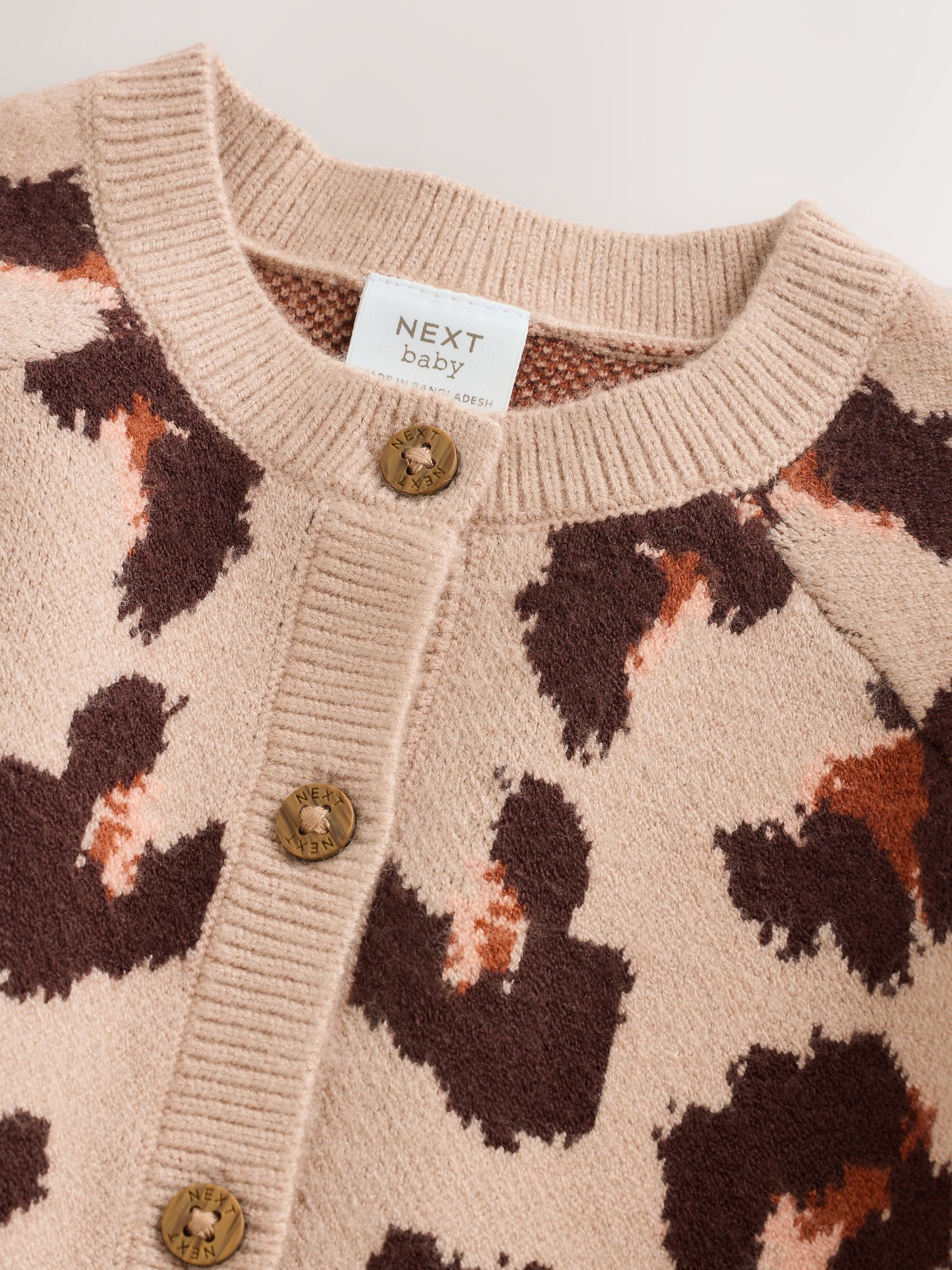 Bruin met luipaardprint - Gebreid babyvest (0 mnd- 3 jr)