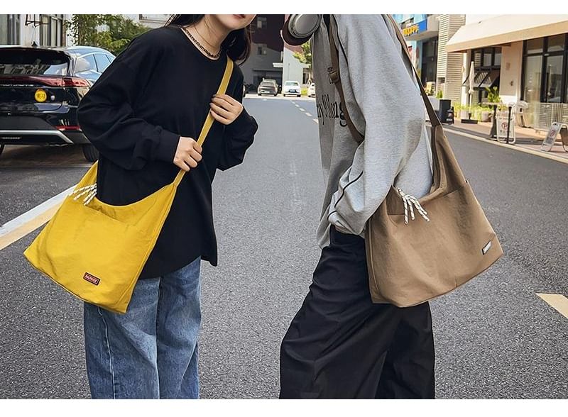 EAVALURE - Matching effen nylon crossbodytas voor koppels