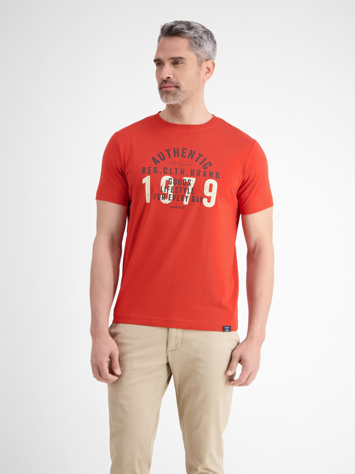 Unifarbenes T-Shirt mit Print