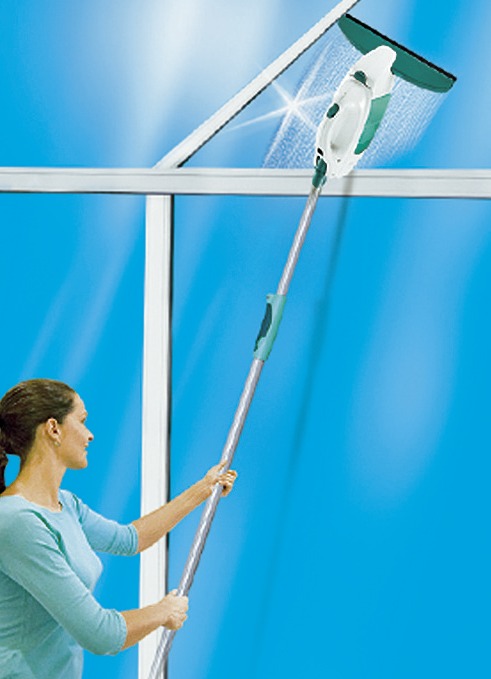 Fenstersauger von LEIFHEIT für streifenfreie Reinigung