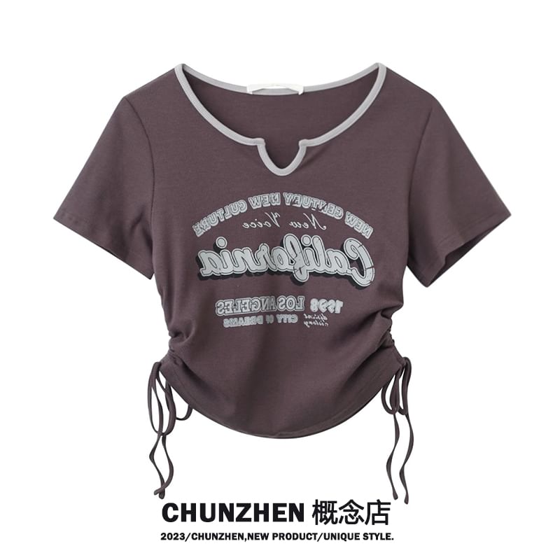 Fatankora - T-shirt met korte mouwen, inkeping in de halslijn en letters
