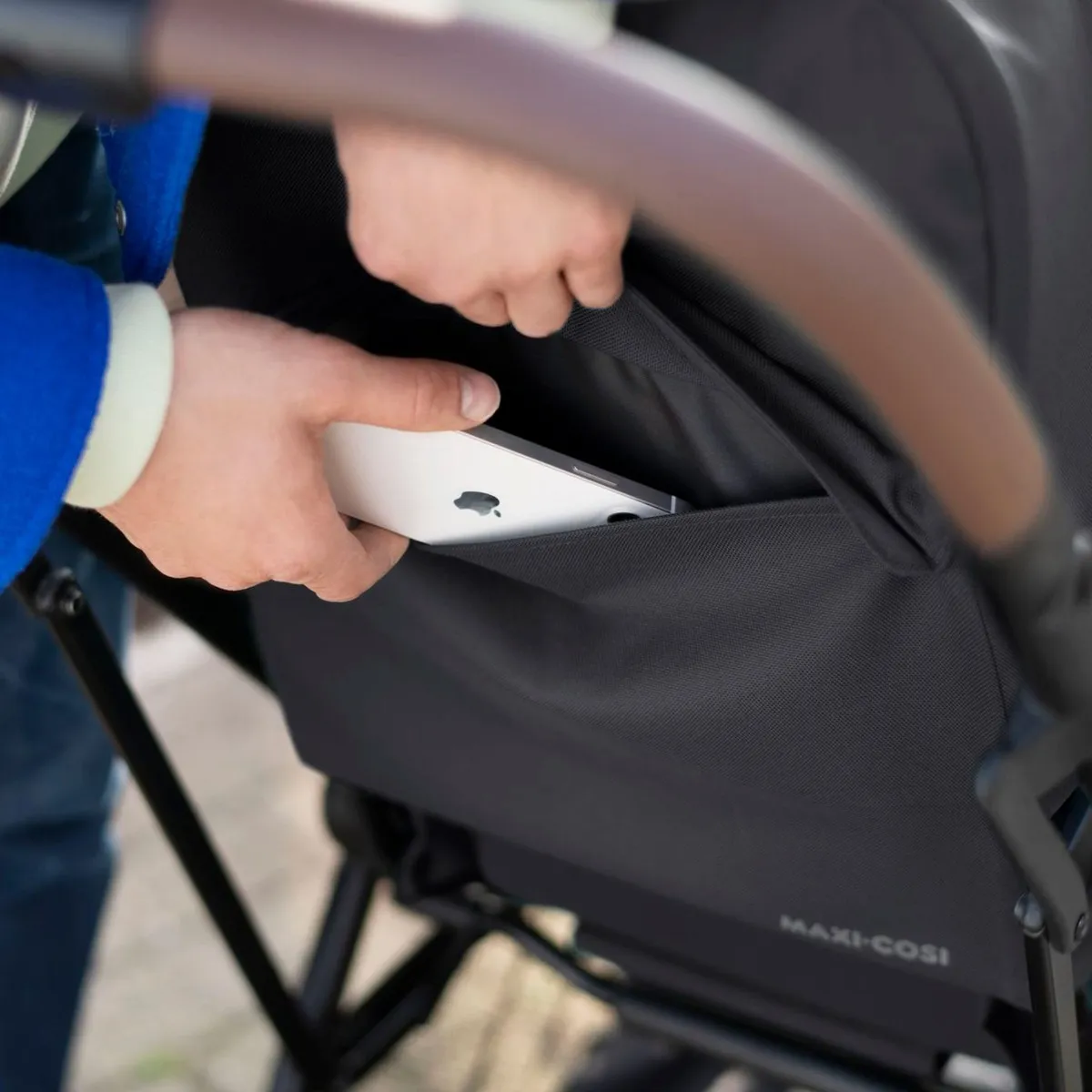 Maxi-cosi Poussette Ultra Compacte Leona - Essentiel Noir