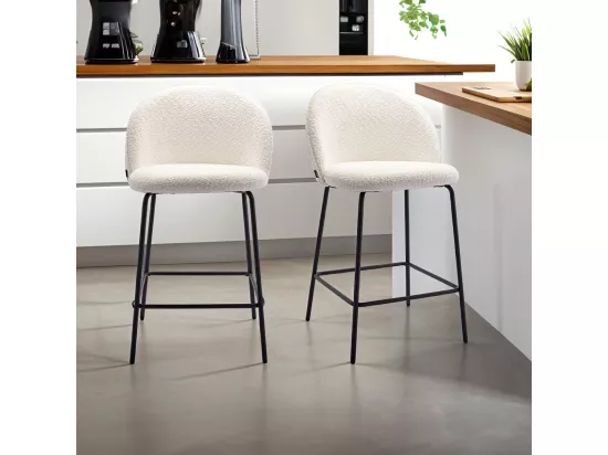 Lot de 2 tabourets de bar en tissu bouclette écru, piètement noir - Alta