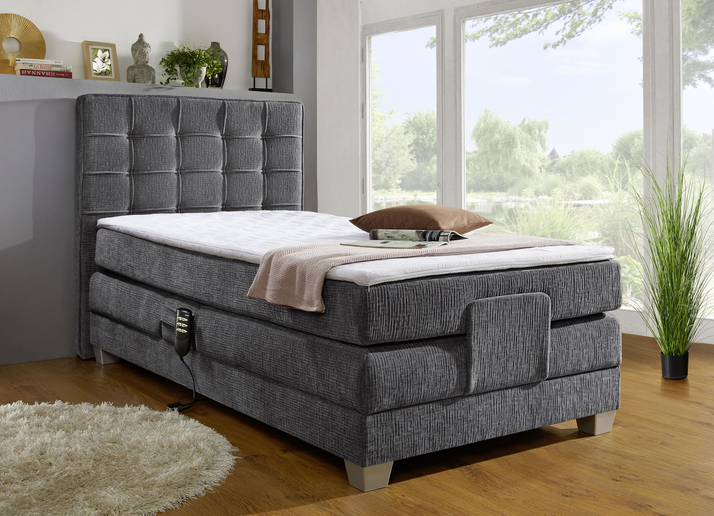 Elektrisch verstellbares Boxspringbett mit Topper
