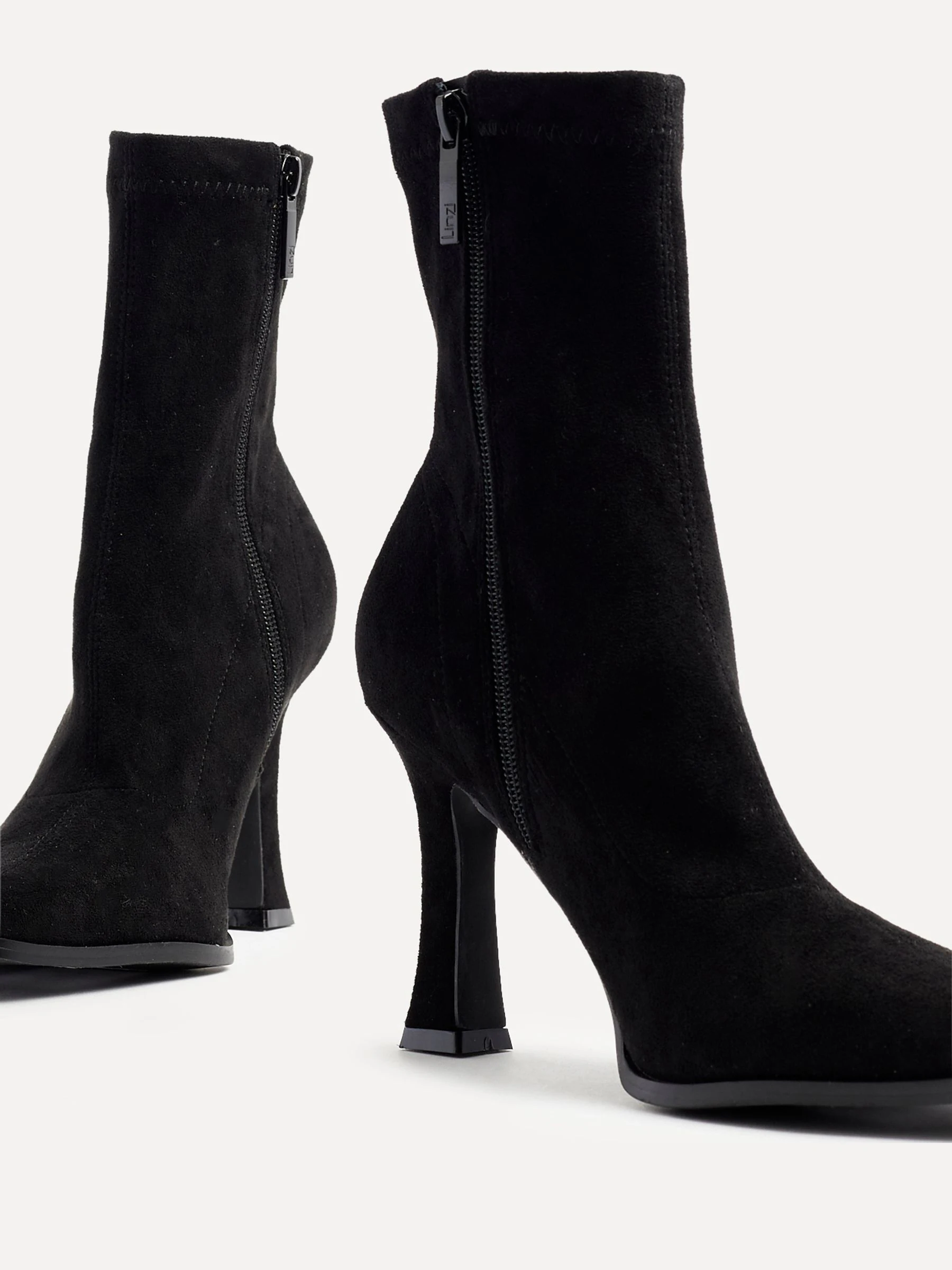 Zwart - Linzi Noelle Square Toe Heeled Sock Ankle Boots
