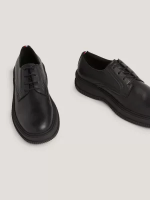 Sapatos Derby de couro repelente à água com cadarço