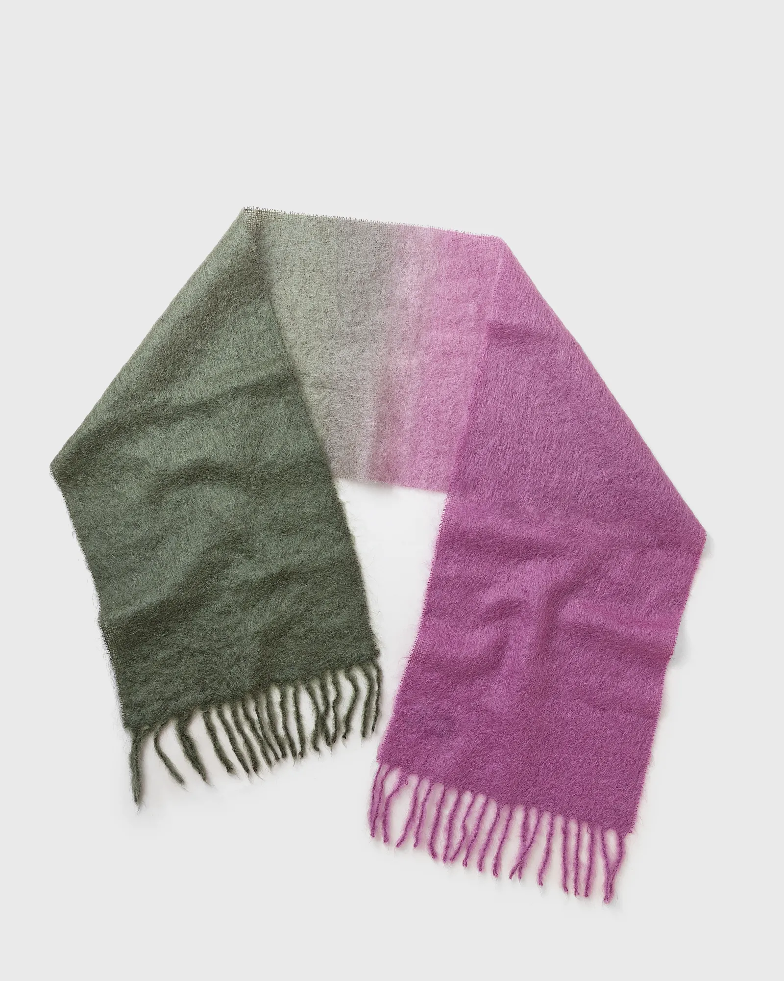 Cachecol Ganni Mohair com Franjas em Degradê