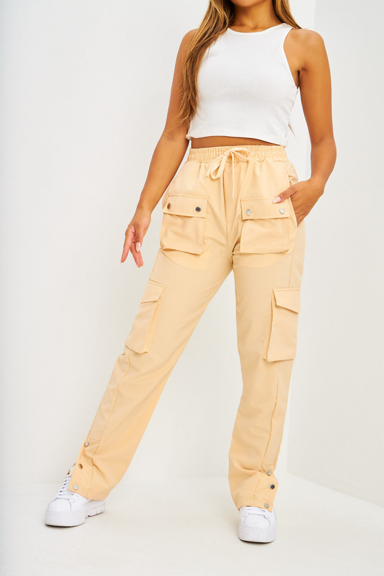 Pantalon cargo poches plaquées beige