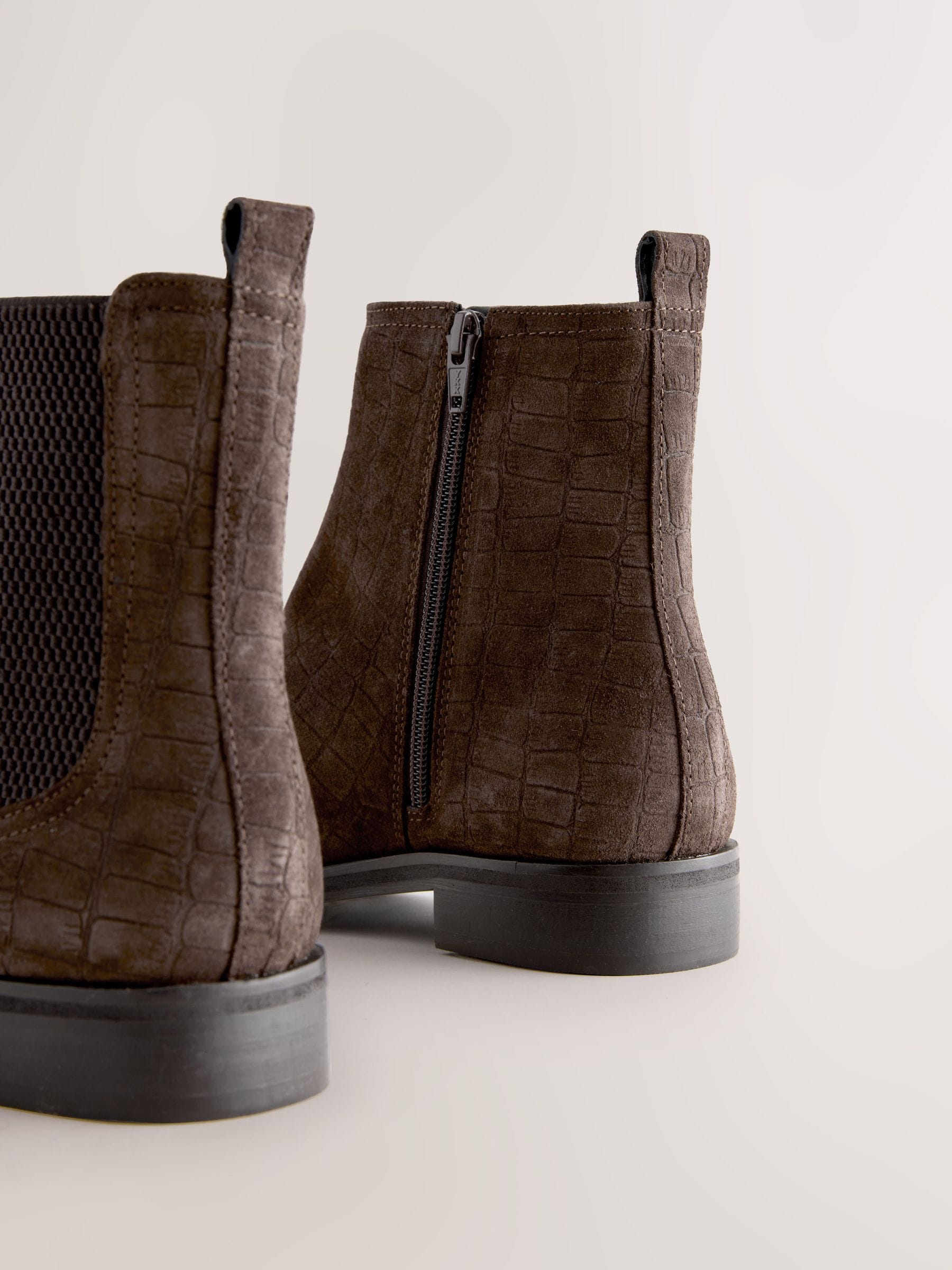 Chocolate Brown Suede Embossed - Forever Comfort® Chelsea-enkellaarzen