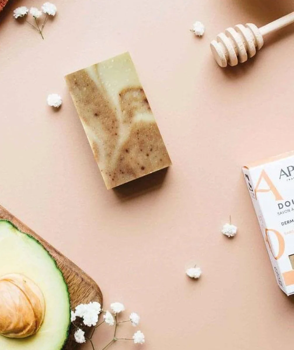 APOLE SAVON BIO SURGRAISSÉ AU MIEL ET À L'HUILE D'AVOCAT